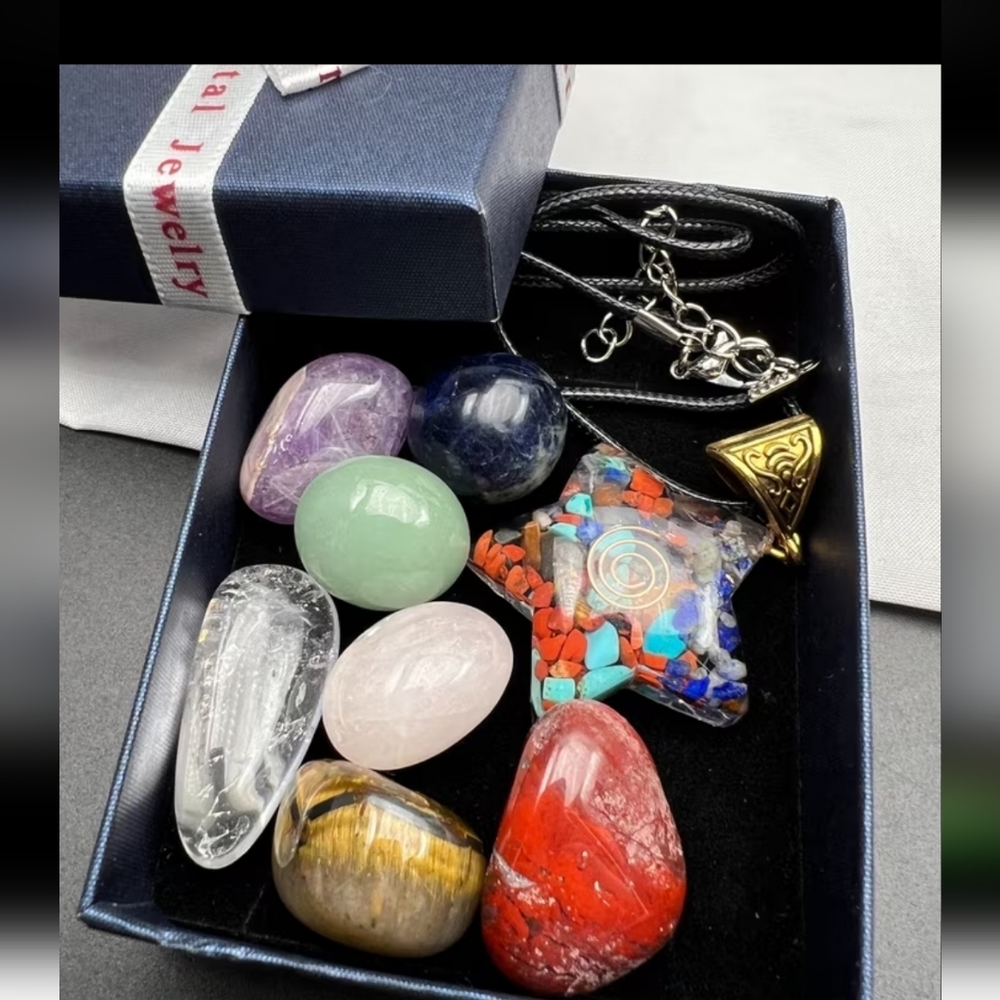 Natural Stone Polished Pendant Necklace, Bracelet And Chart Set.